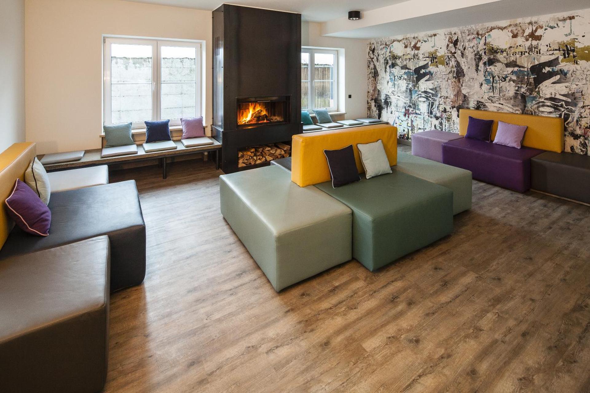 Communal lounge/ TV room