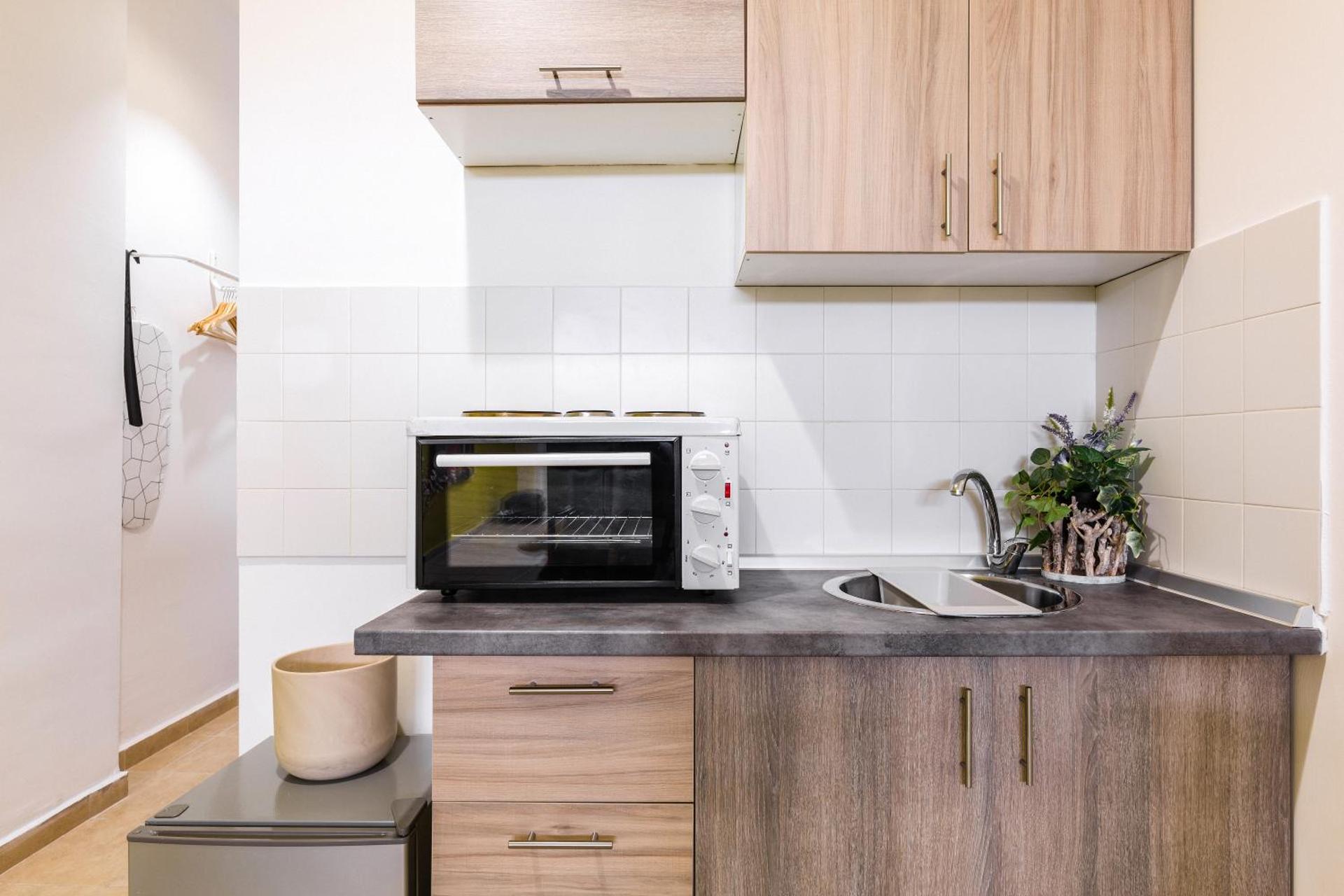 Erato “wrapped in myrtle and roses”