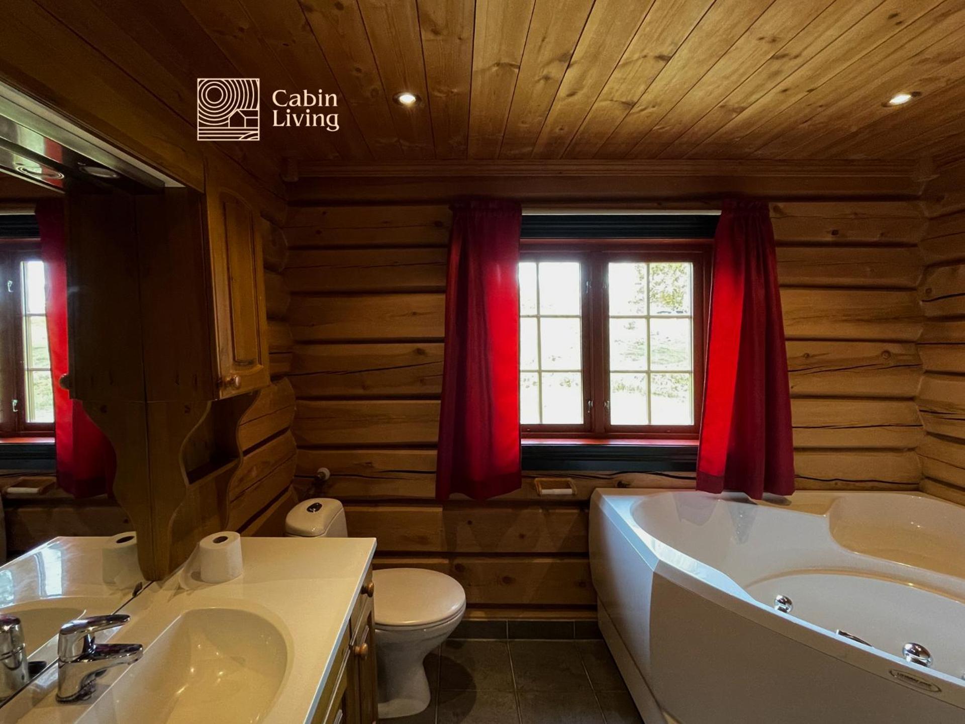 Cozy cabin at Beitostølen with sauna, hot tub & fireplace
