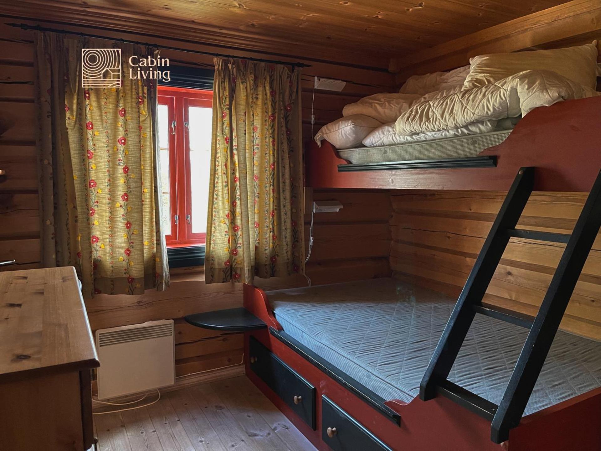 Cozy cabin at Beitostølen with sauna, hot tub & fireplace