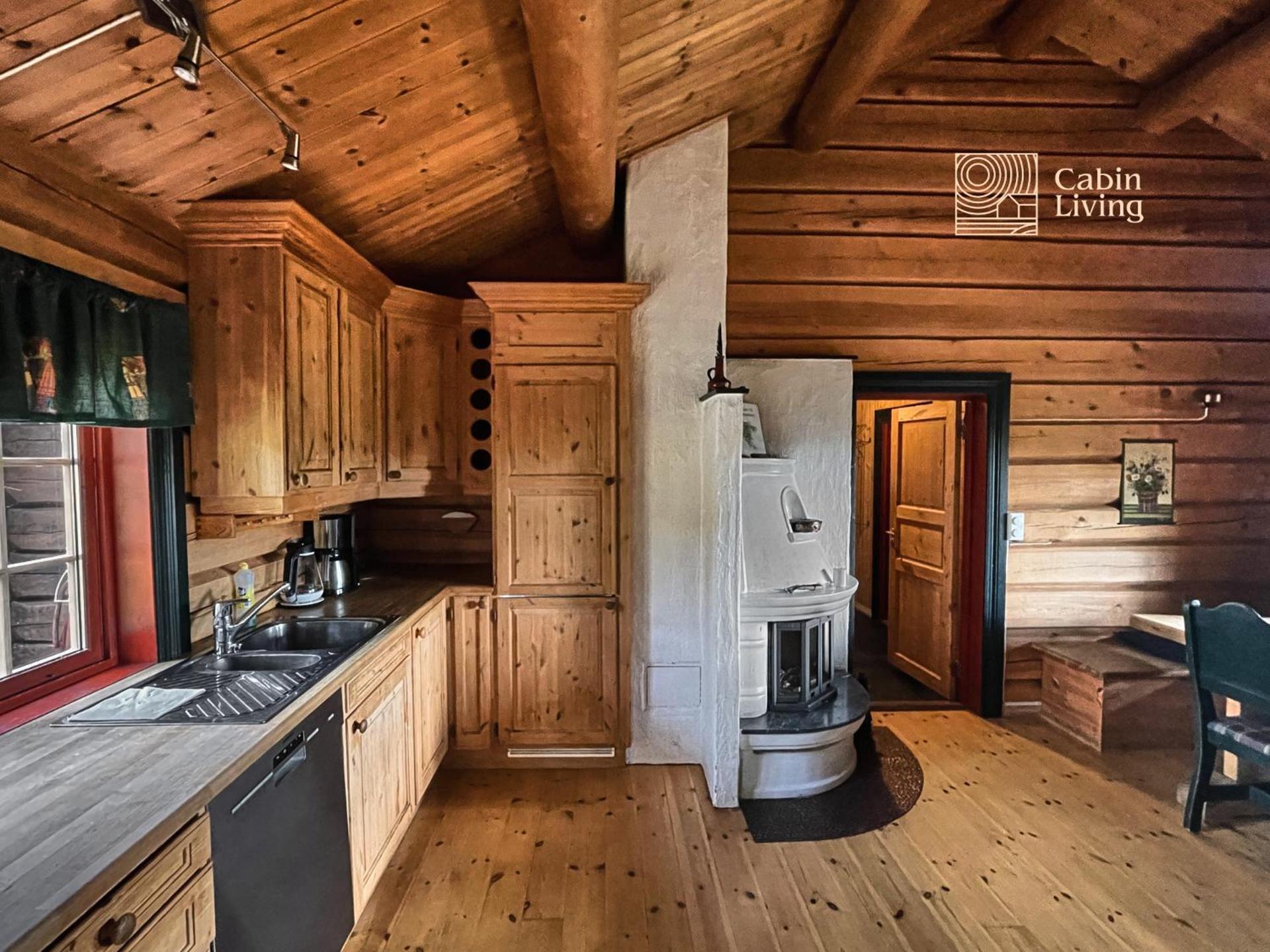 Cozy cabin at Beitostølen with sauna, hot tub & fireplace