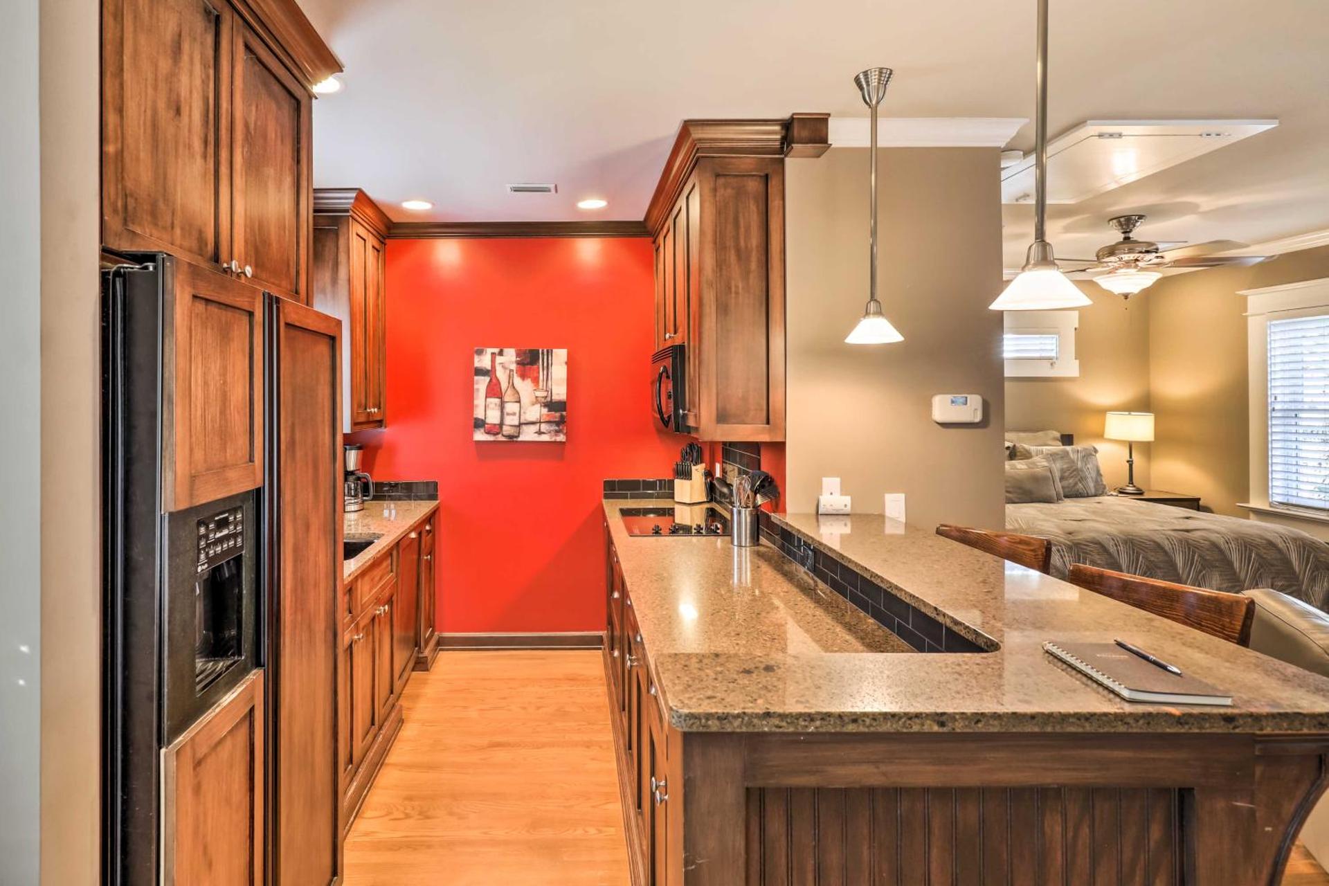 Hyde Park Luxury Studio with Prime Location!