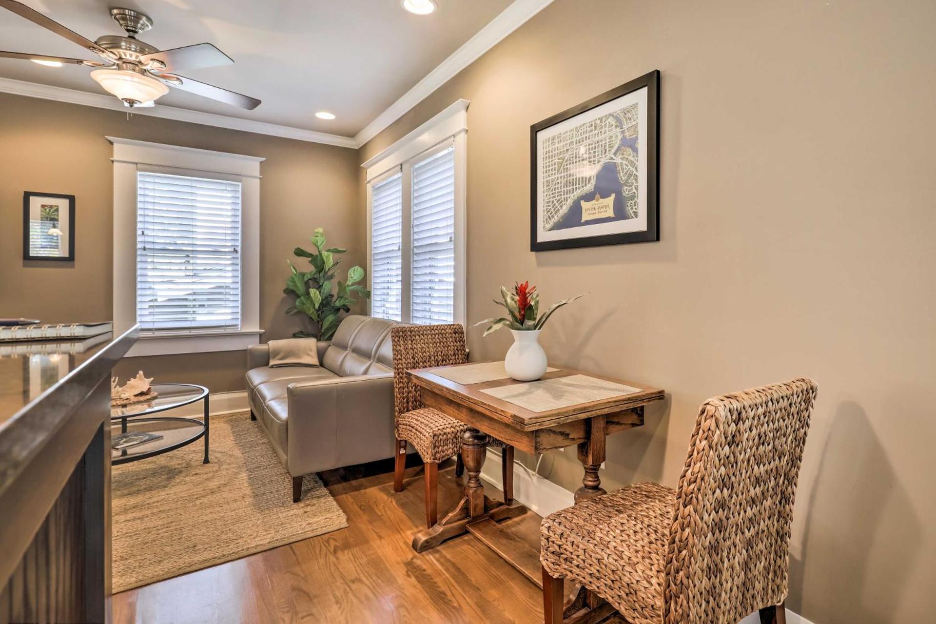 Hyde Park Luxury Studio with Prime Location!