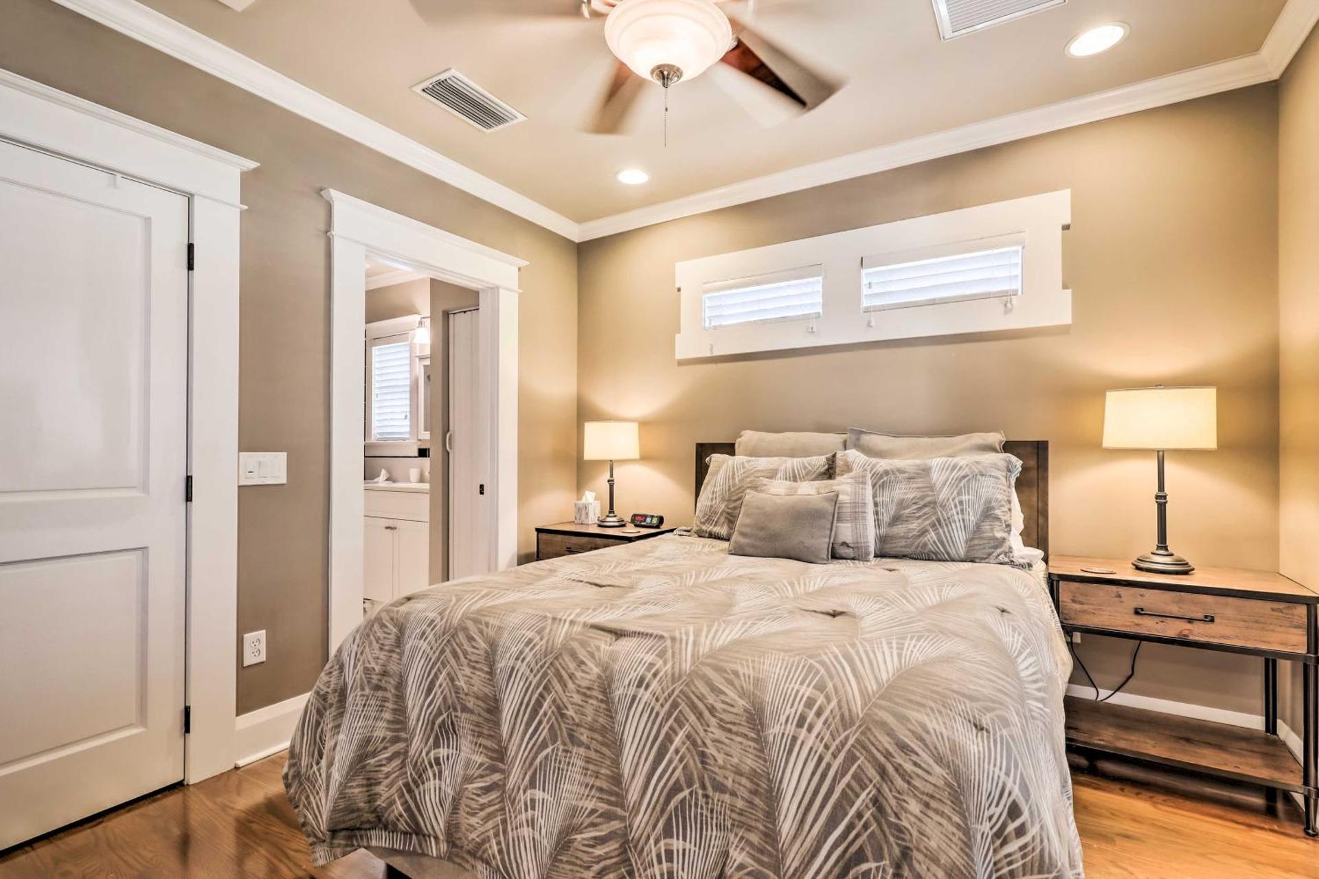 Hyde Park Luxury Studio with Prime Location!