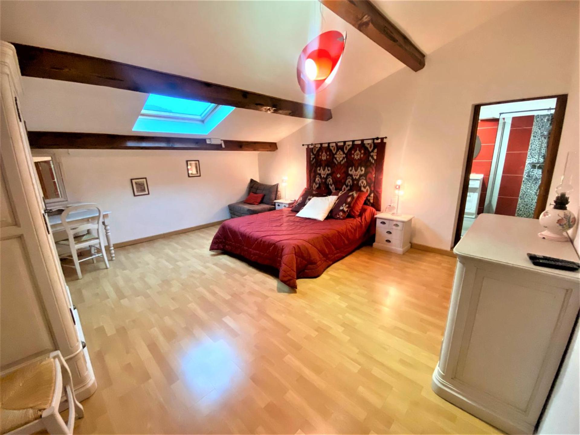 Gîte et chambre d'hôtes LE MERCOIRE, piscine chauffée et jacuzzi