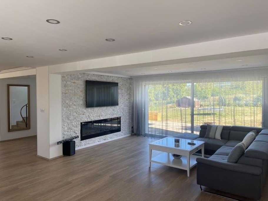 La Villa De Hauteville