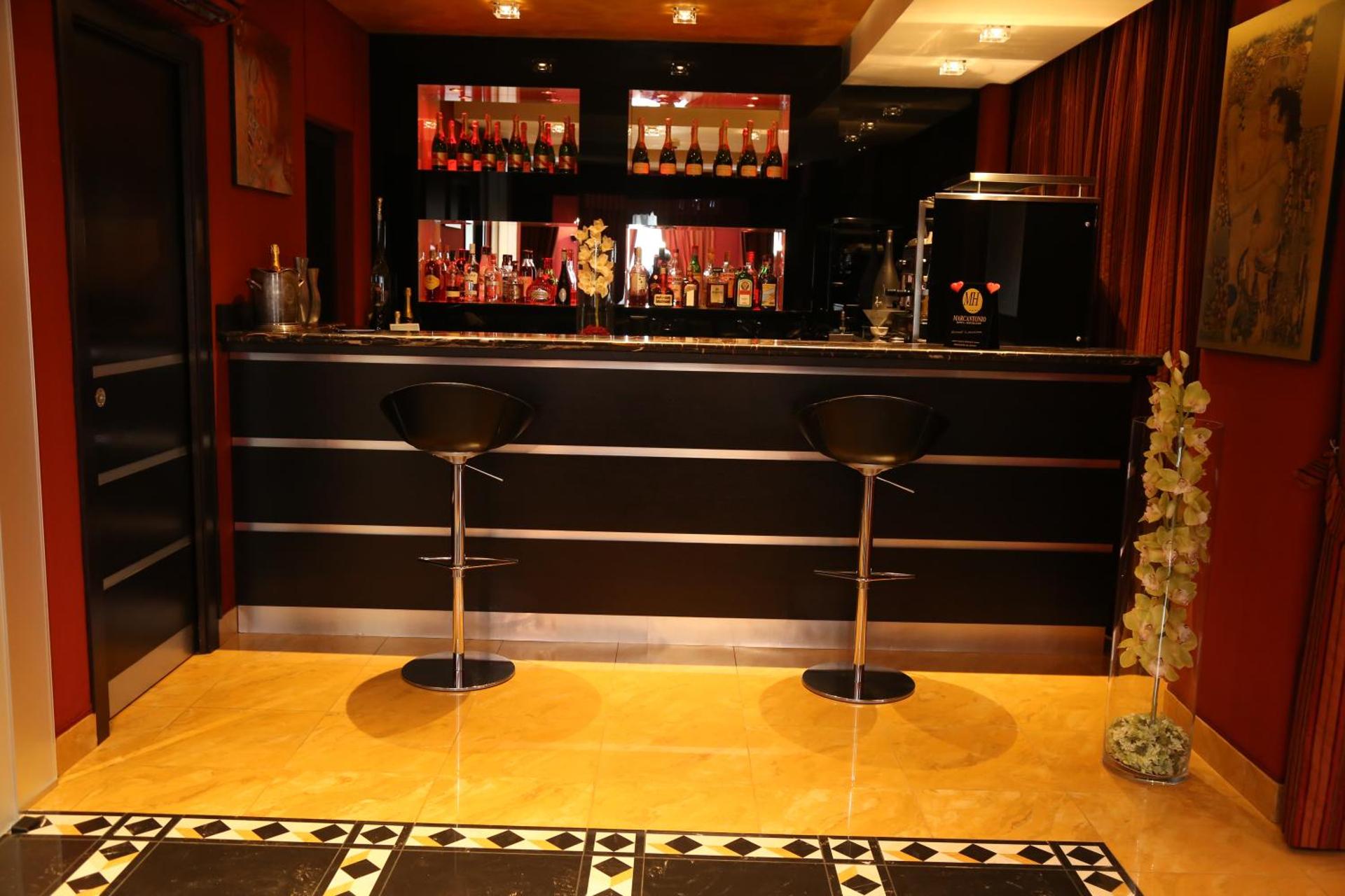 Lounge or bar