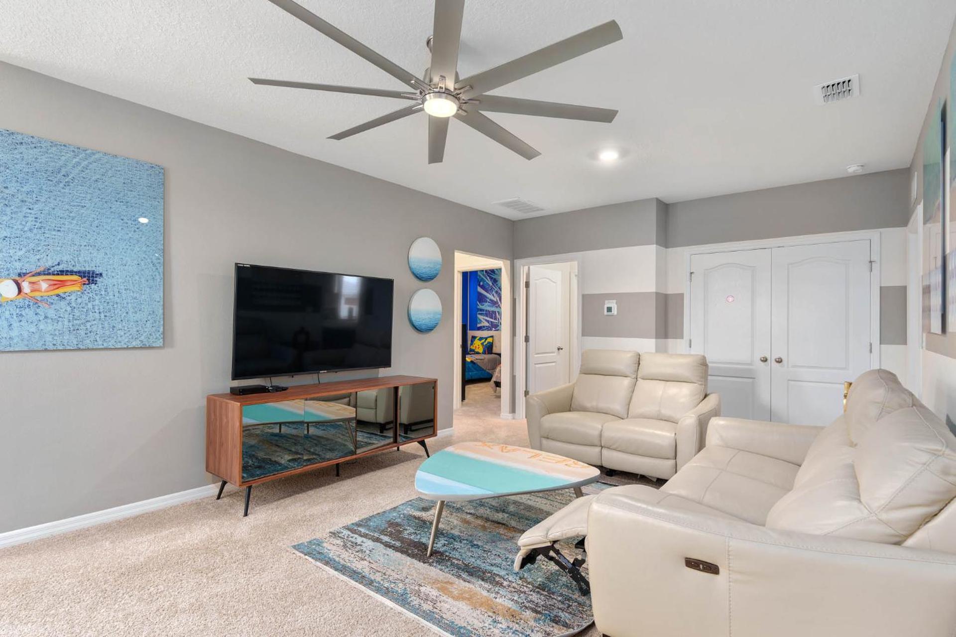 Communal lounge/ TV room