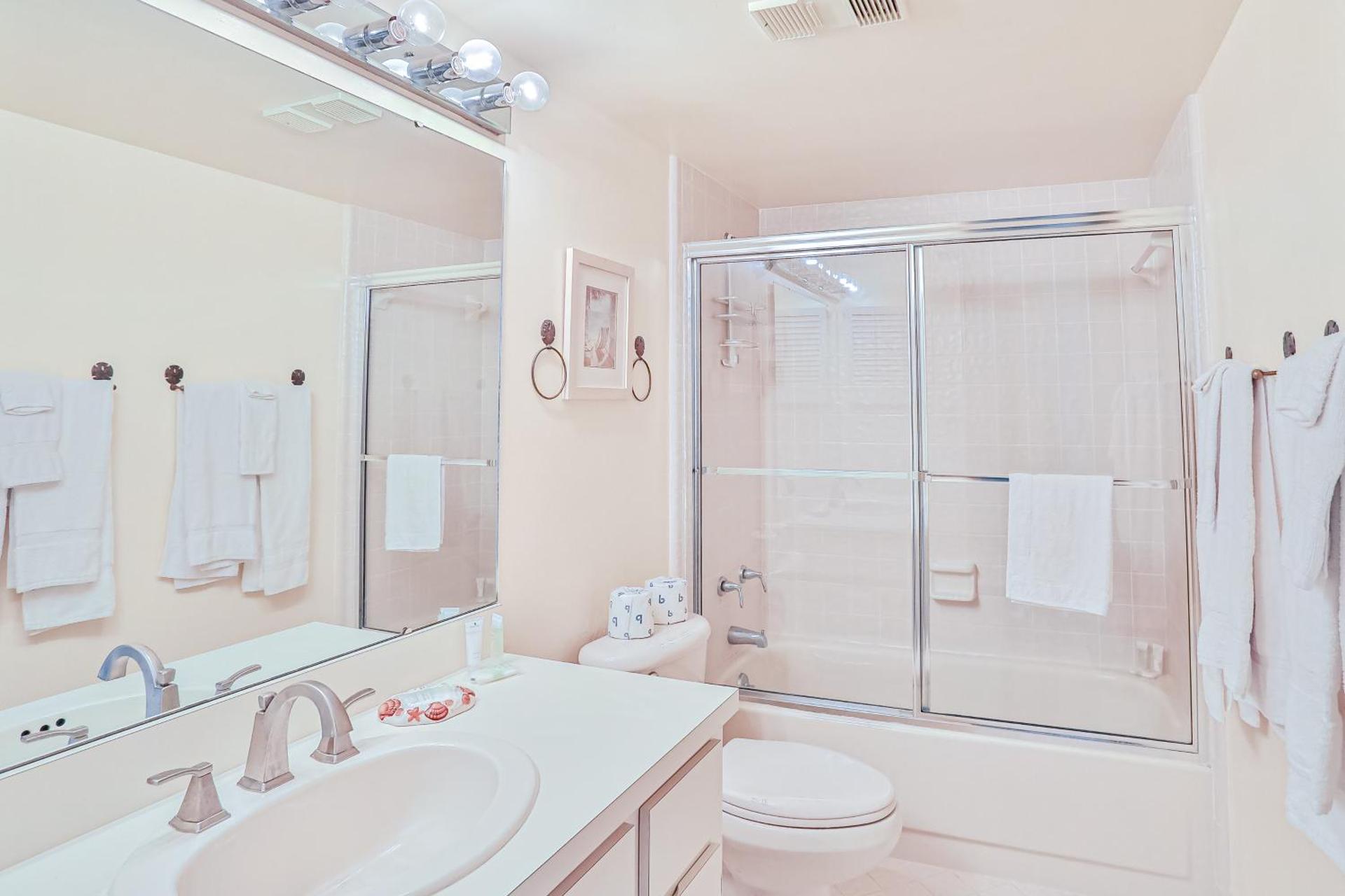 Fantastic home with views of sunrises, sunsets, & dolphins + WiFi & shared pool