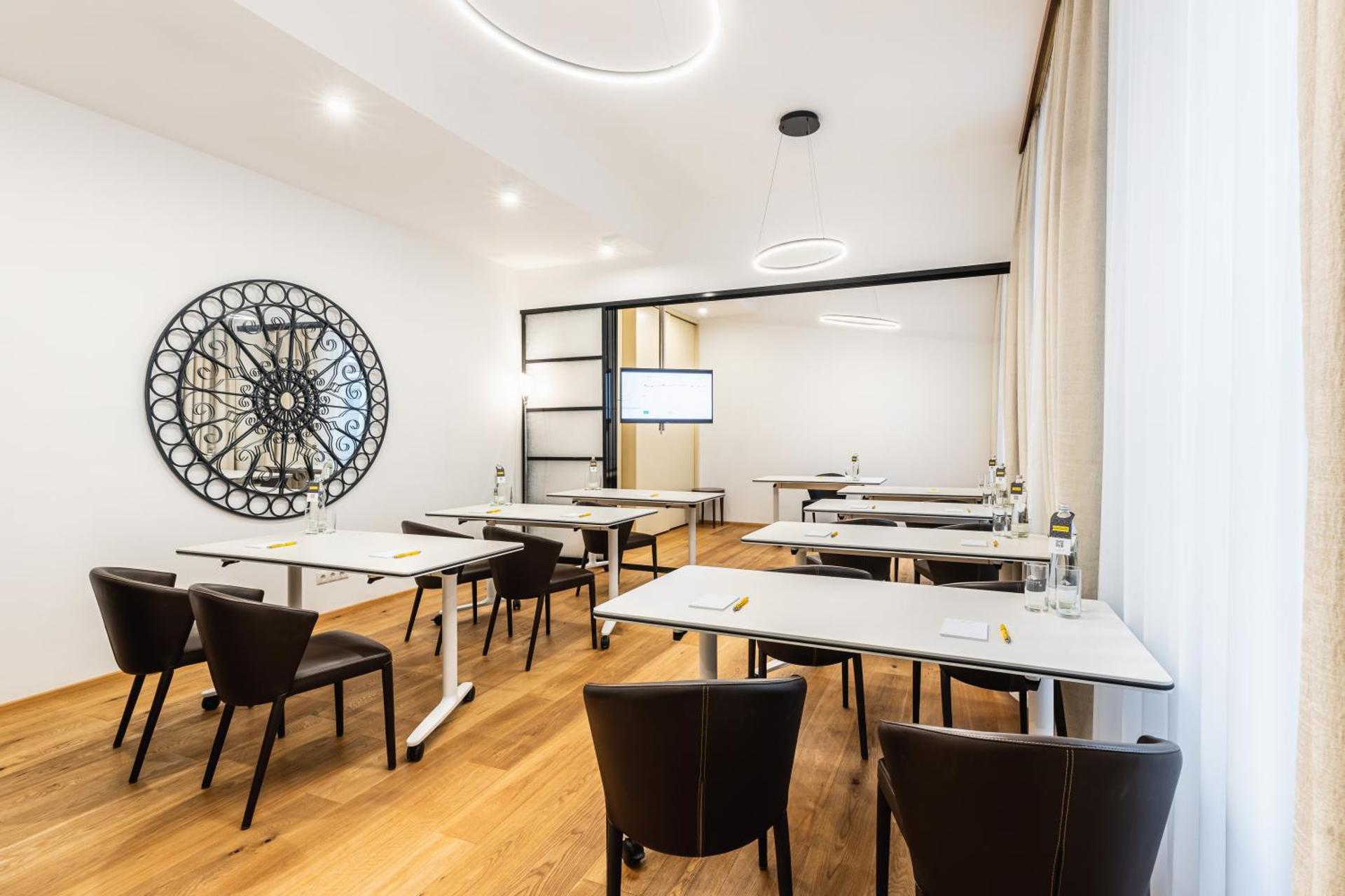 Meeting/conference room