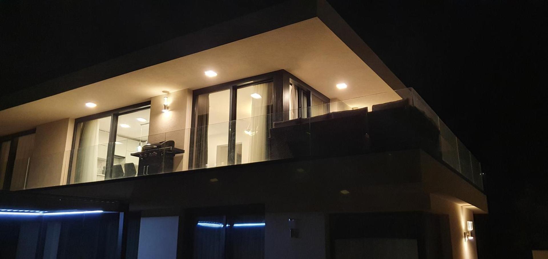 Luxury Apartments in Balatonalmádi, Almádi Lux Apartman II - Crystal White