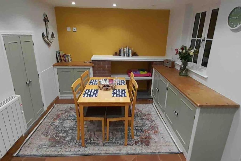 Willow Cottage Cosy Cornish Rural Retreat - Dog Friendly Cornwall