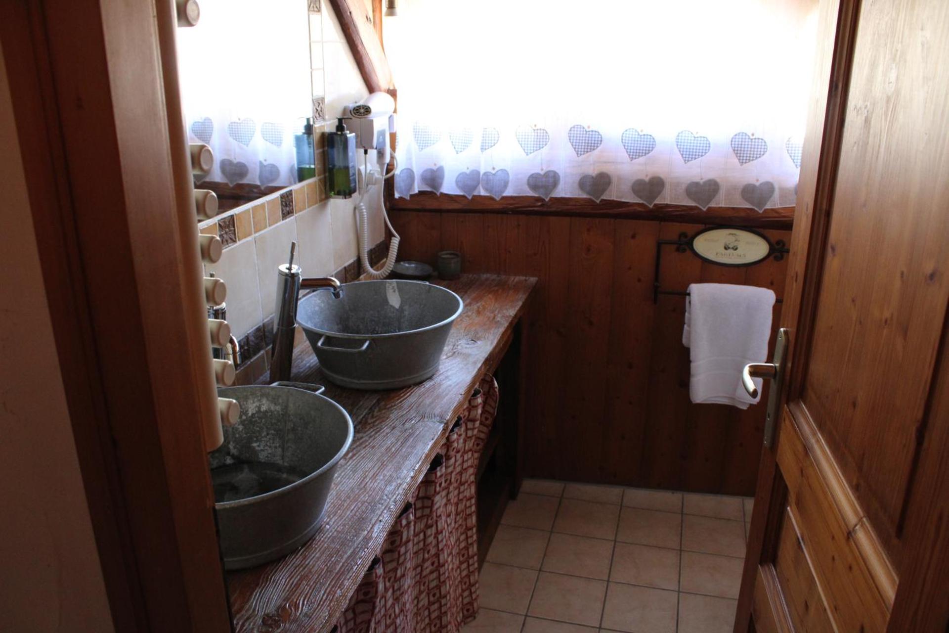 Family Room (5 Adults)