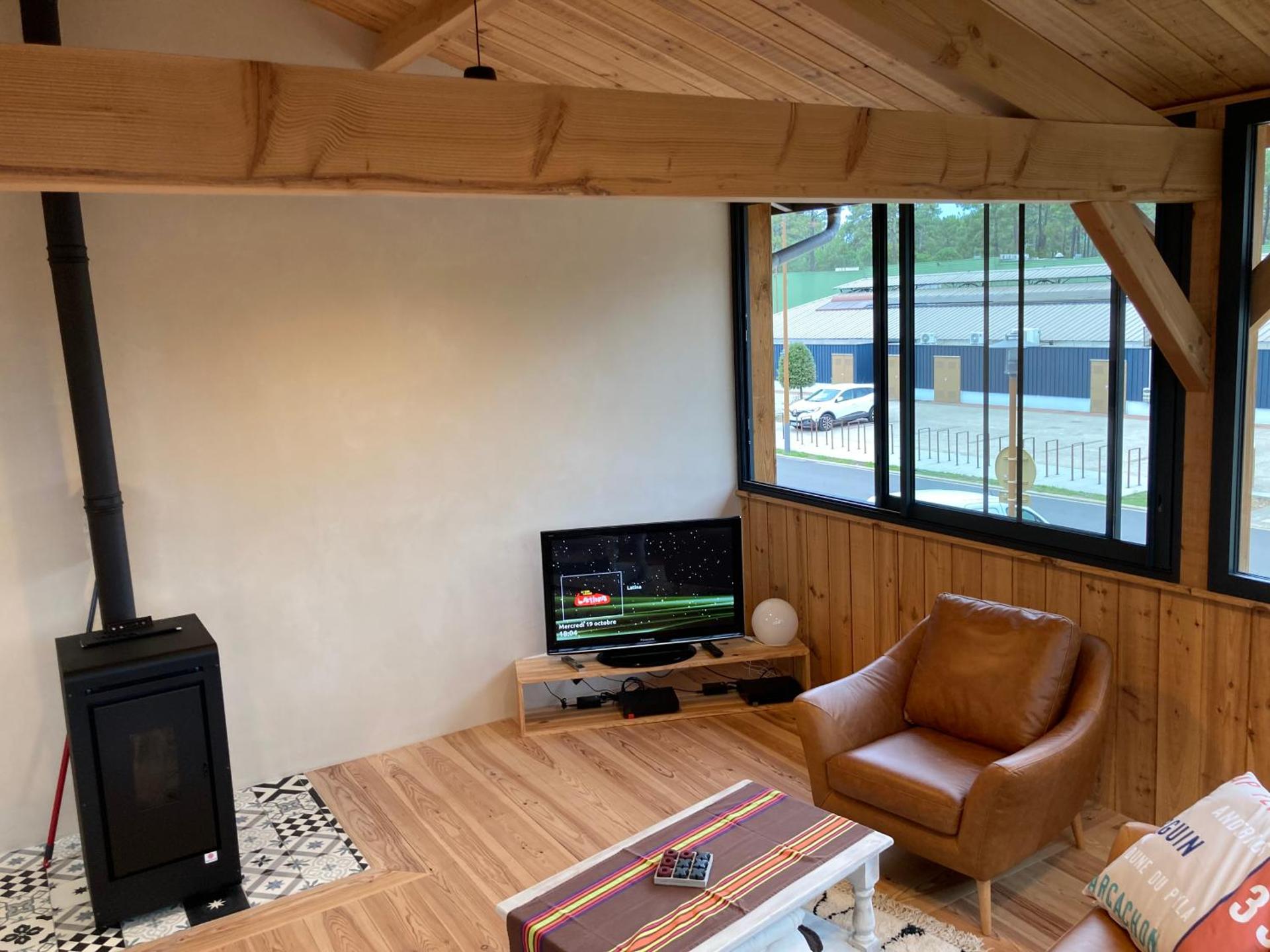 Communal lounge/ TV room