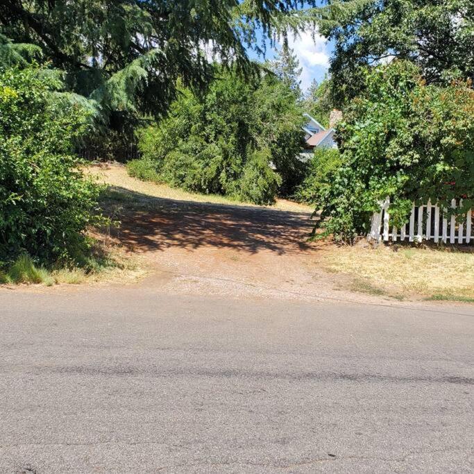 Cozy, Cheerful & Charming Cabin - Historic Julian