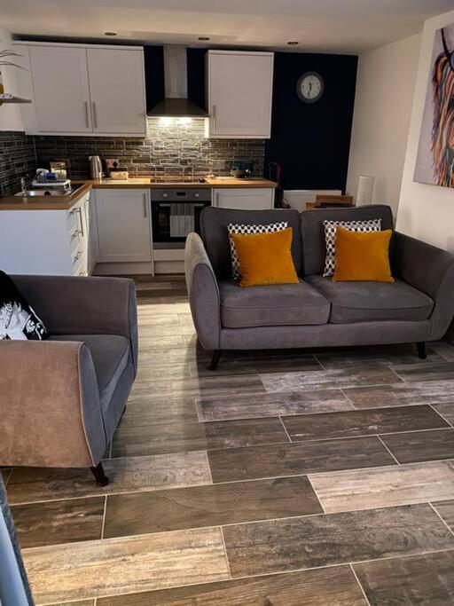 Mumbles - Modern Apartment with panoramic sea views