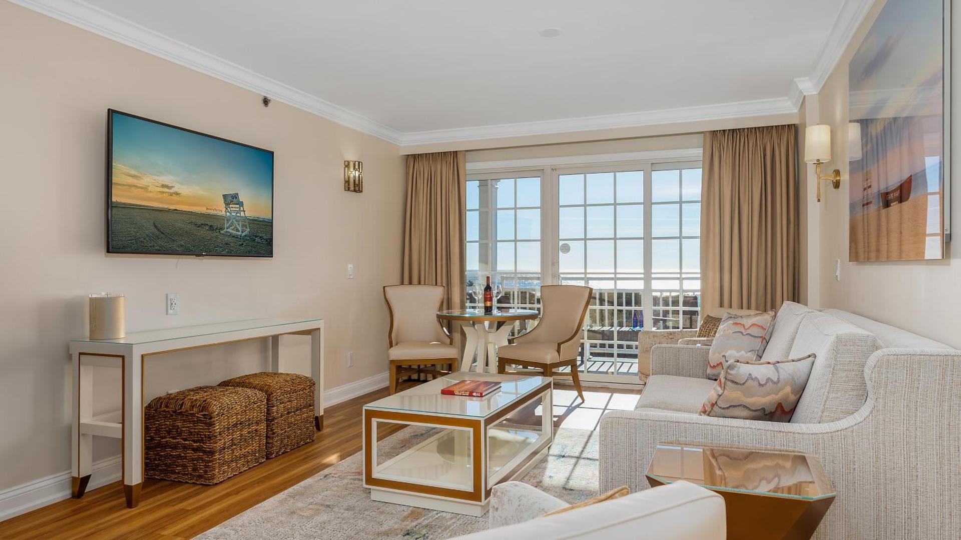 Queen Suite with Two Queen Beds and Ocean View