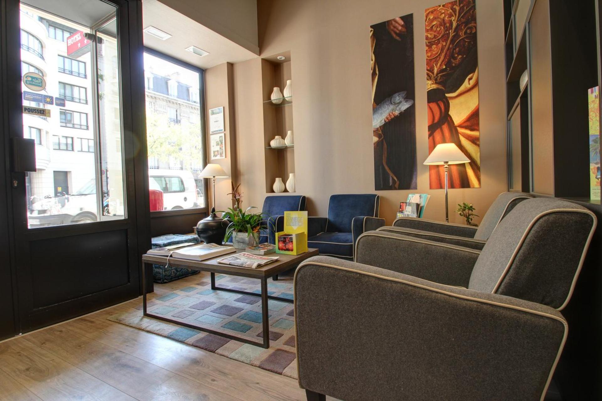 Communal lounge/ TV room