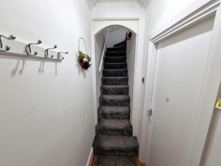 *6B7R* Setup for your most relaxed & amazing stay + Free Parking + Free Fast WiFi*