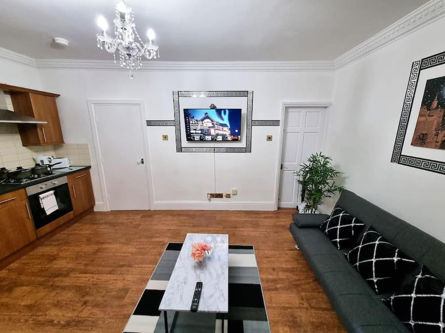 *6B7R* Setup for your most relaxed & amazing stay + Free Parking + Free Fast WiFi*