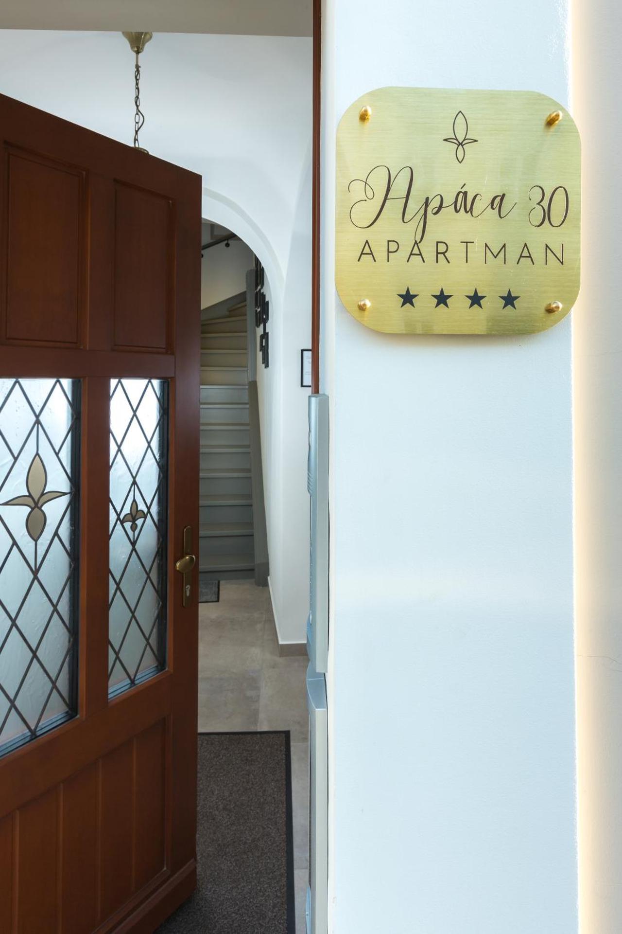 Apáca 30 Apartman **** Győr