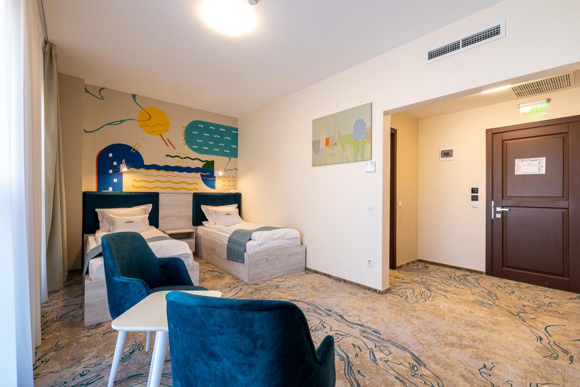 Photo of the whole room