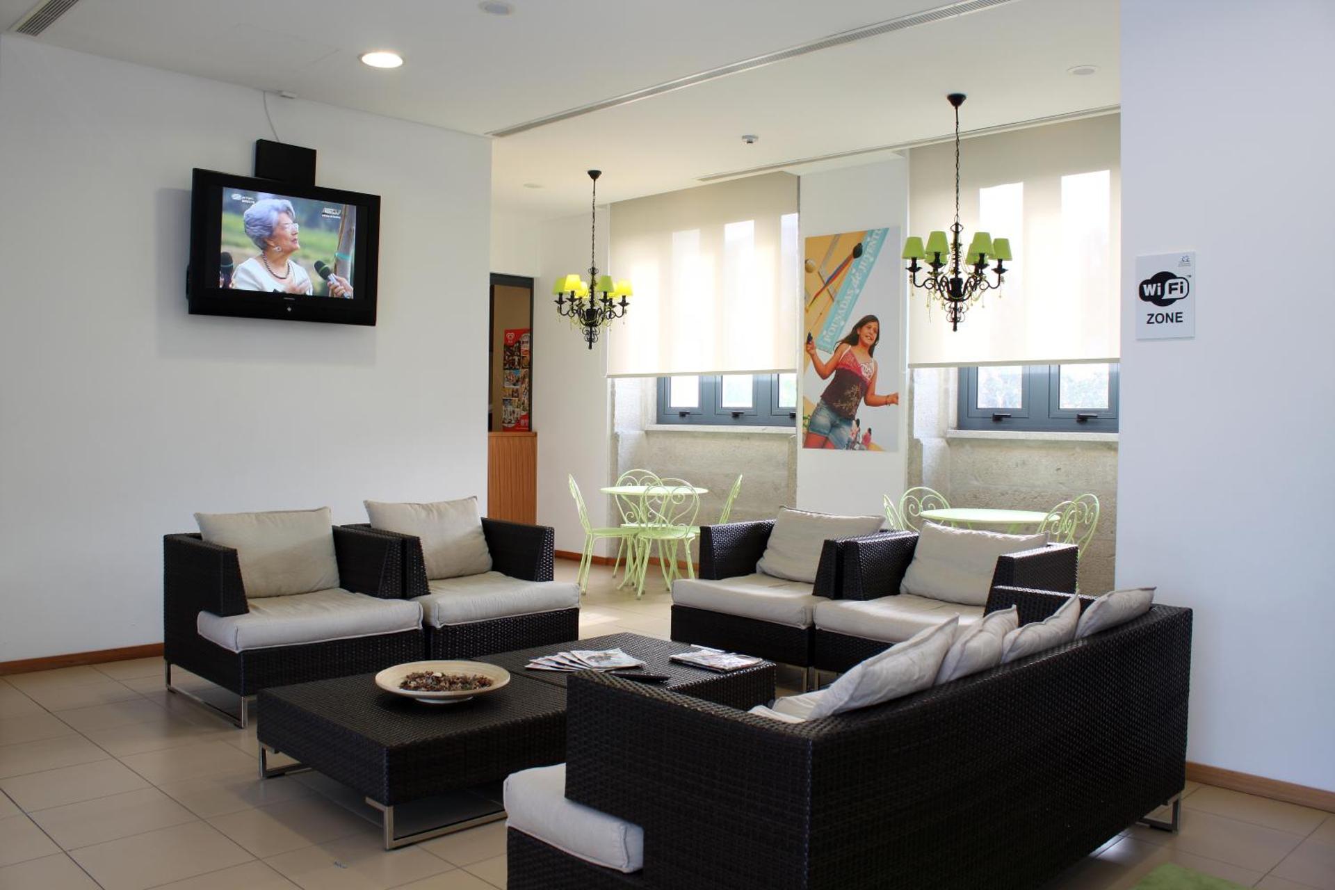 Communal lounge/ TV room