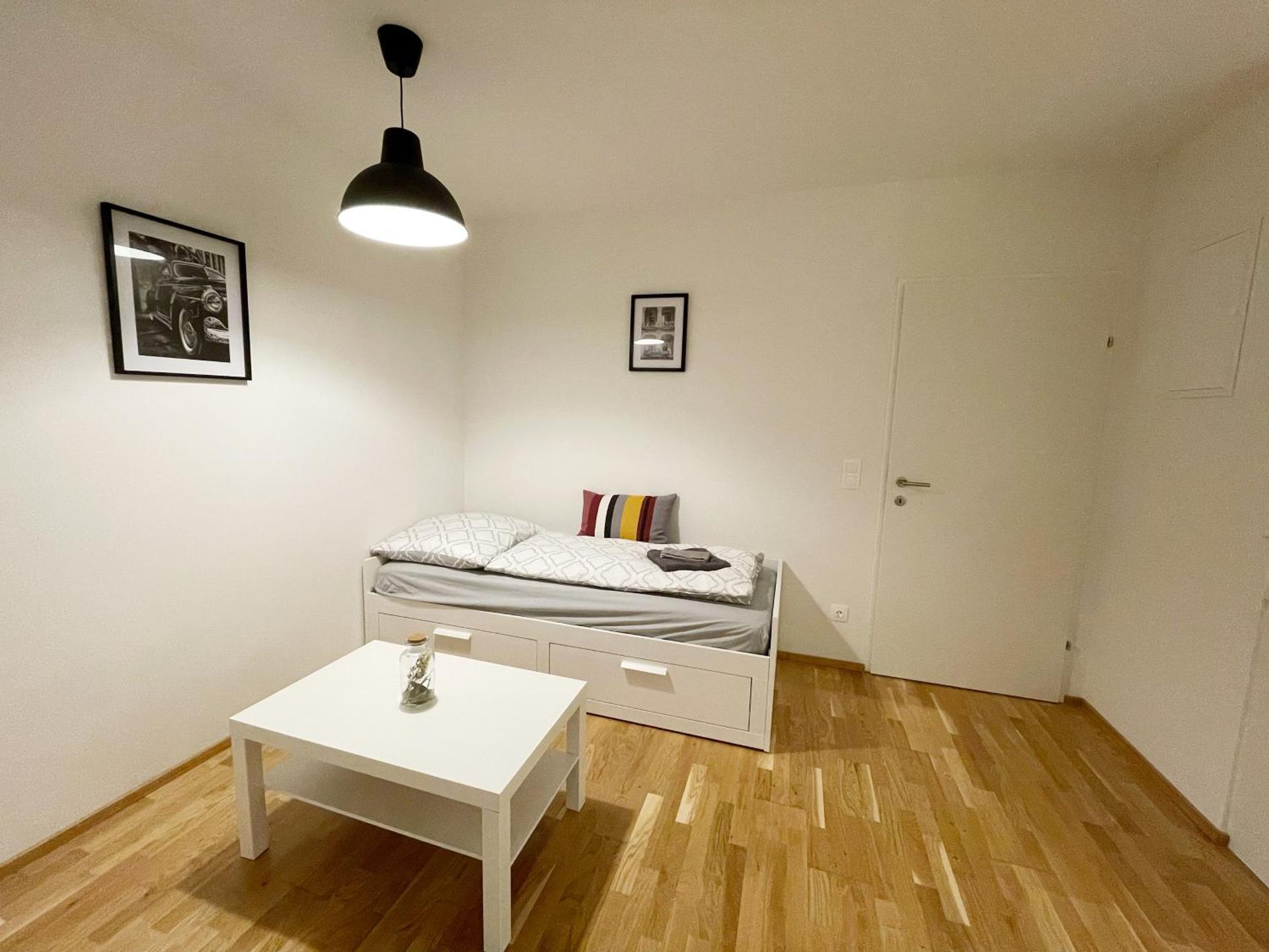 MUZETA11 - Modern Town Apartment with Balcony