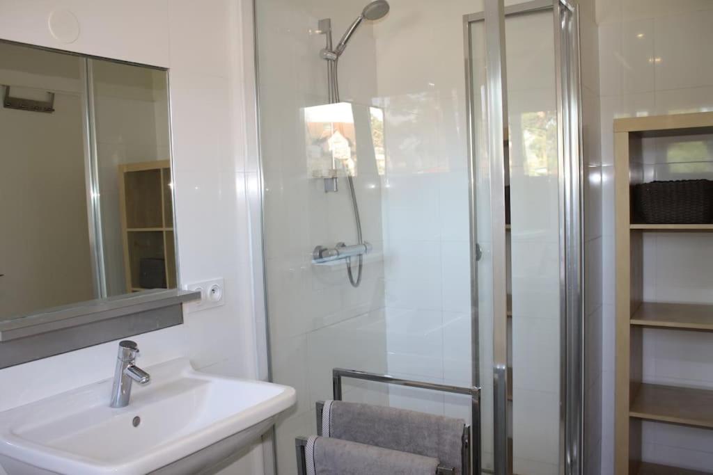 Superb Apt- Garden- 3 parkings, near Petite Venise !