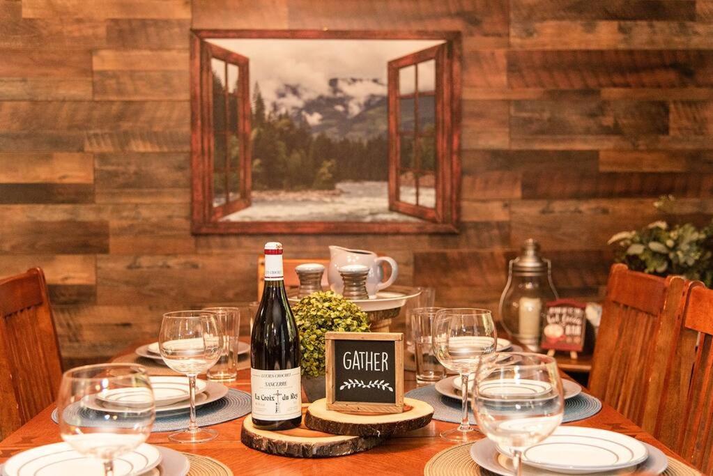 Camelback Private Home located behind Waterpark & Ski Lift