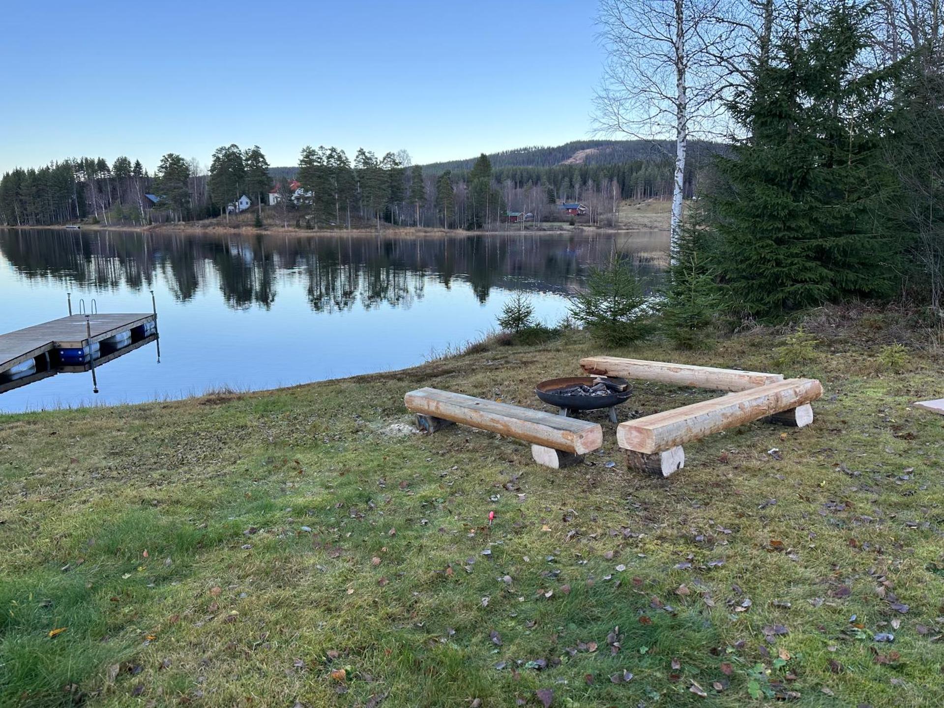 Villa Granhede -sjöläge med badtunna, eldstad med mera