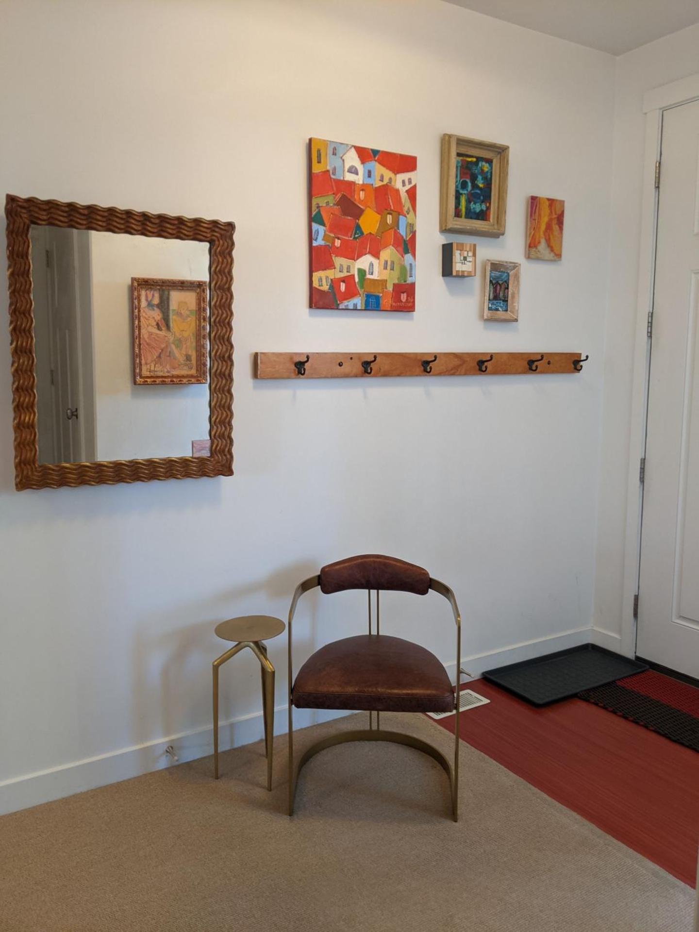 Central location close to Downtown and Mountain Views