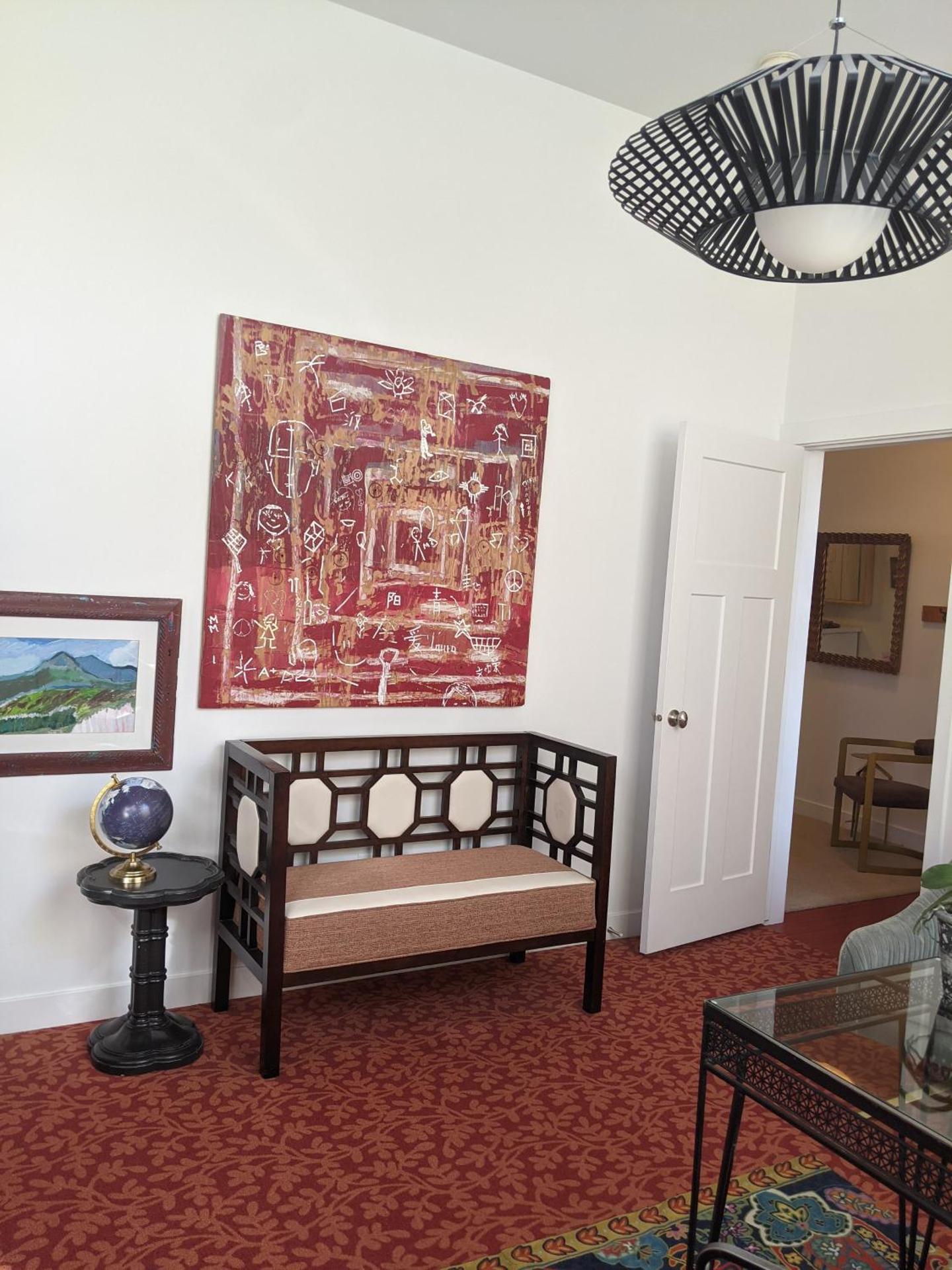 Central location close to Downtown and Mountain Views