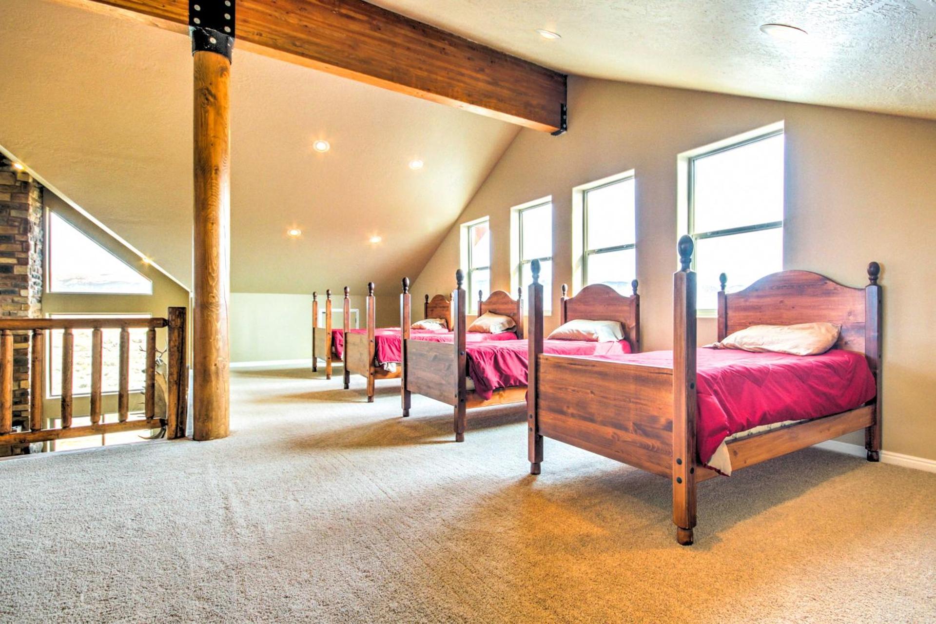 Rustic Bryce Canyon Home with Deck on Sevier River!