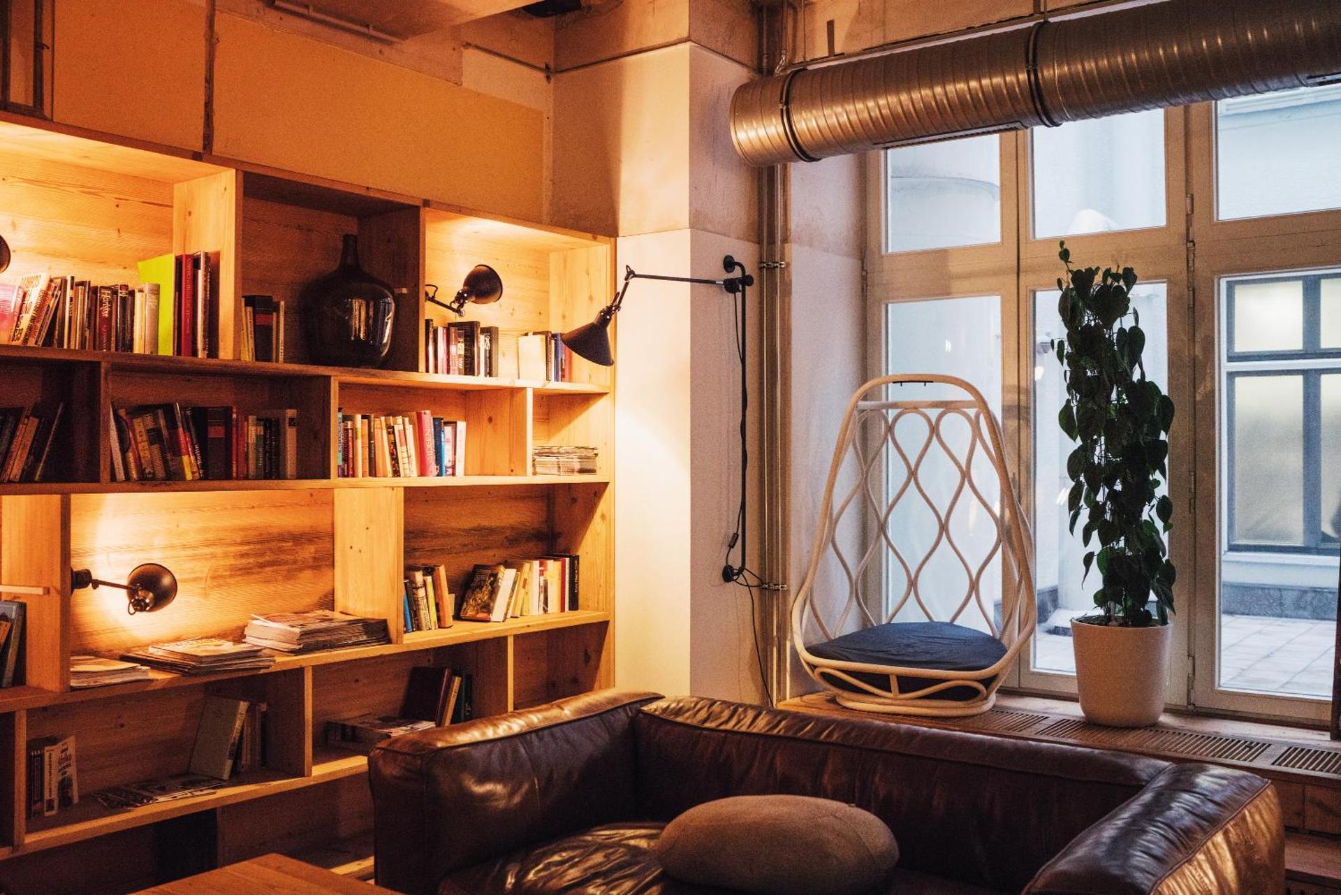 Communal lounge/ TV room