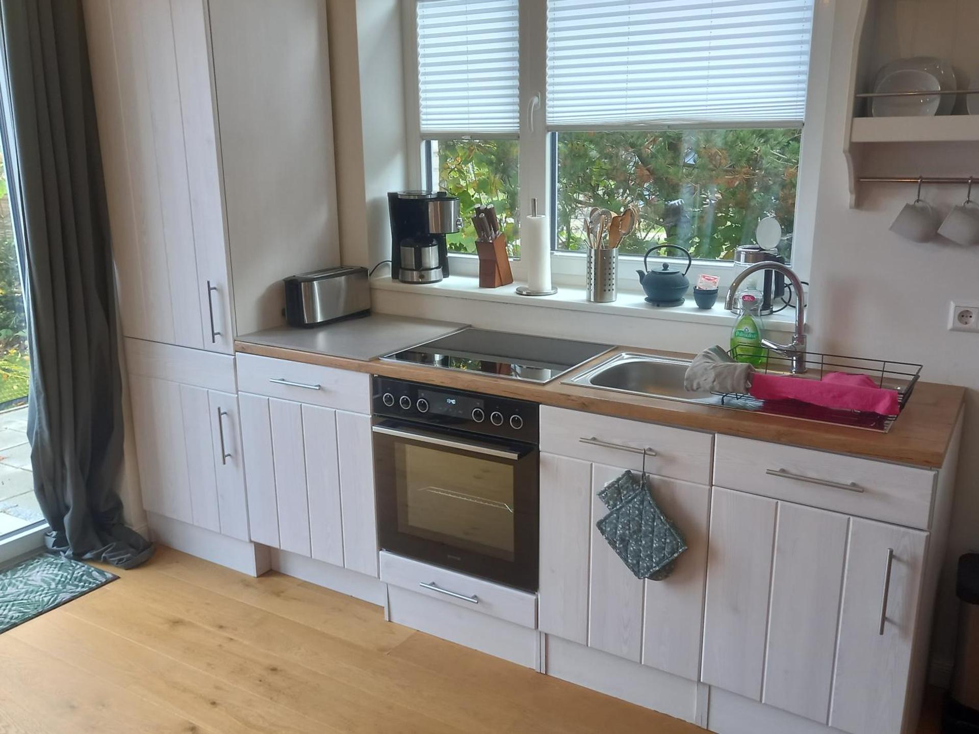 Im Bademantel an den Strand - mit Terrasse