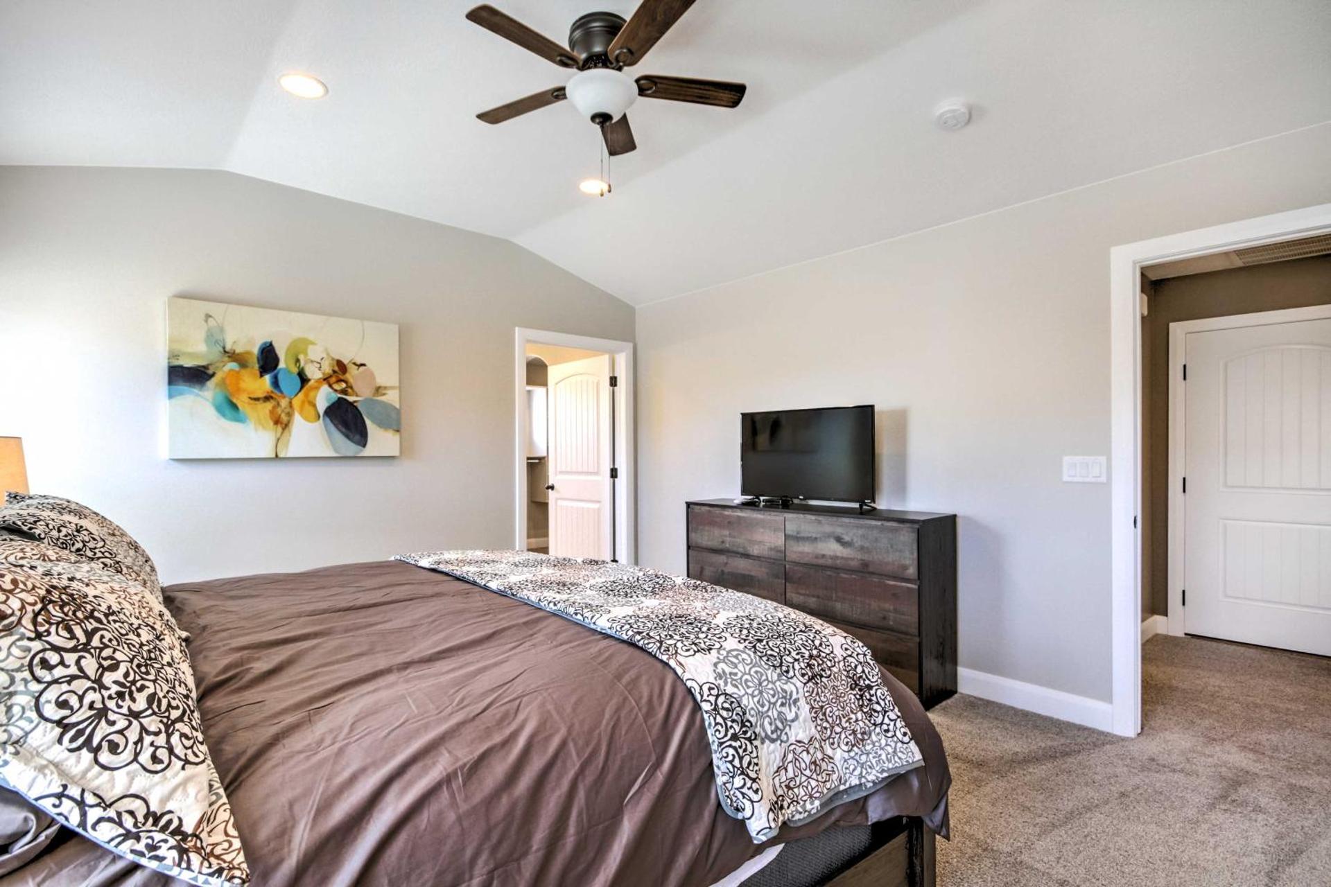 Scenic La Verkin Home 20 Mi to Zion National Park