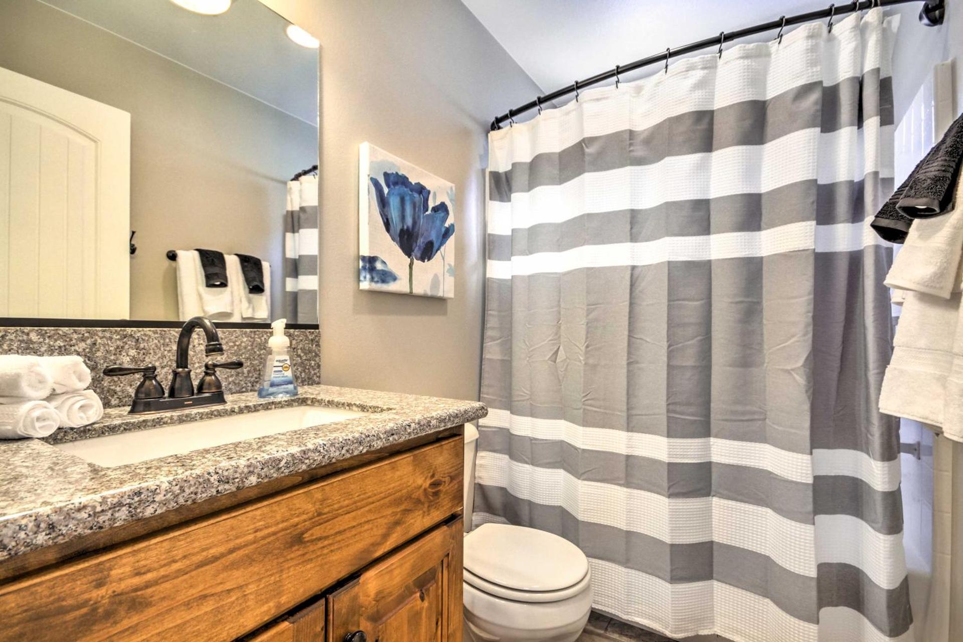 Scenic La Verkin Home 20 Mi to Zion National Park