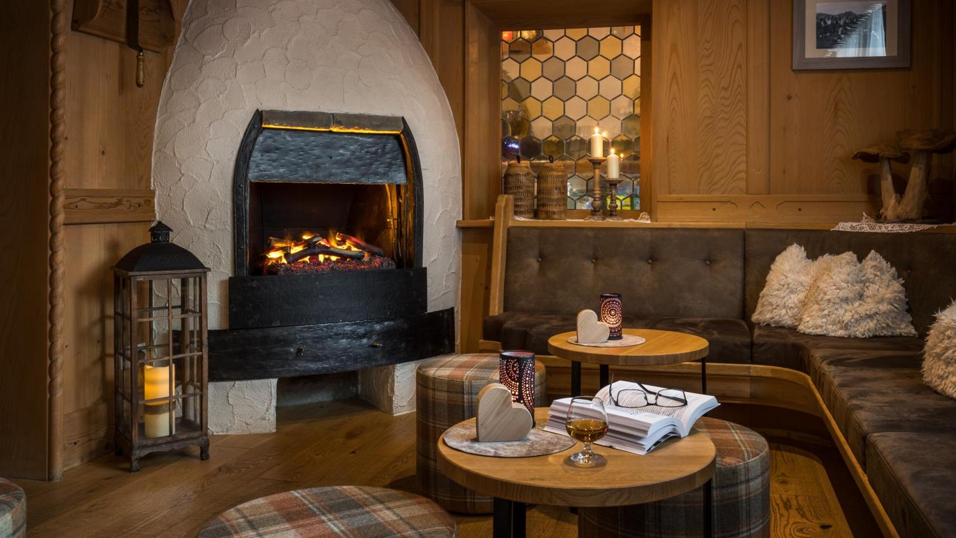 Communal lounge/ TV room