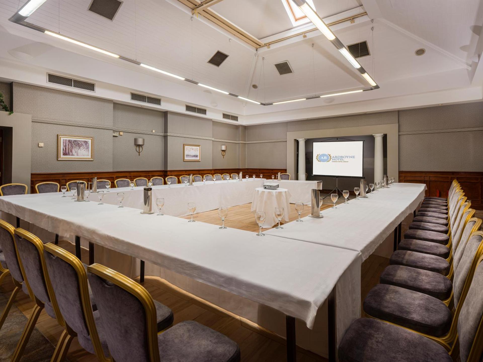 Meeting/conference room