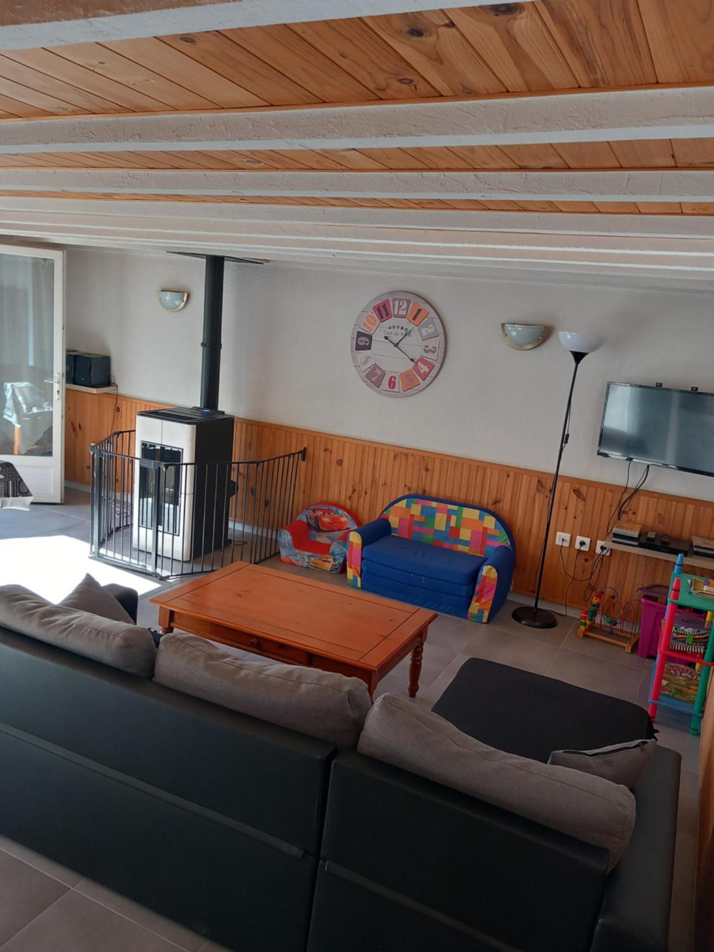 Communal lounge/ TV room