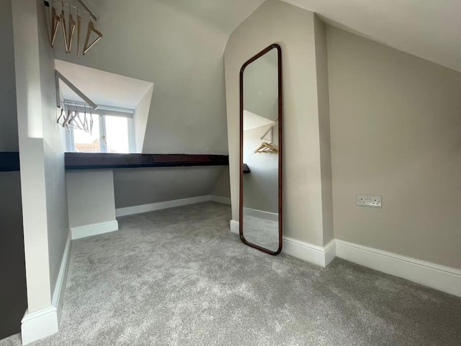 Georgian 3 bed house in historic town centre