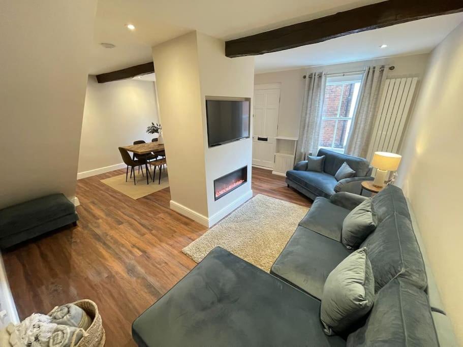 Georgian 3 bed house in historic town centre