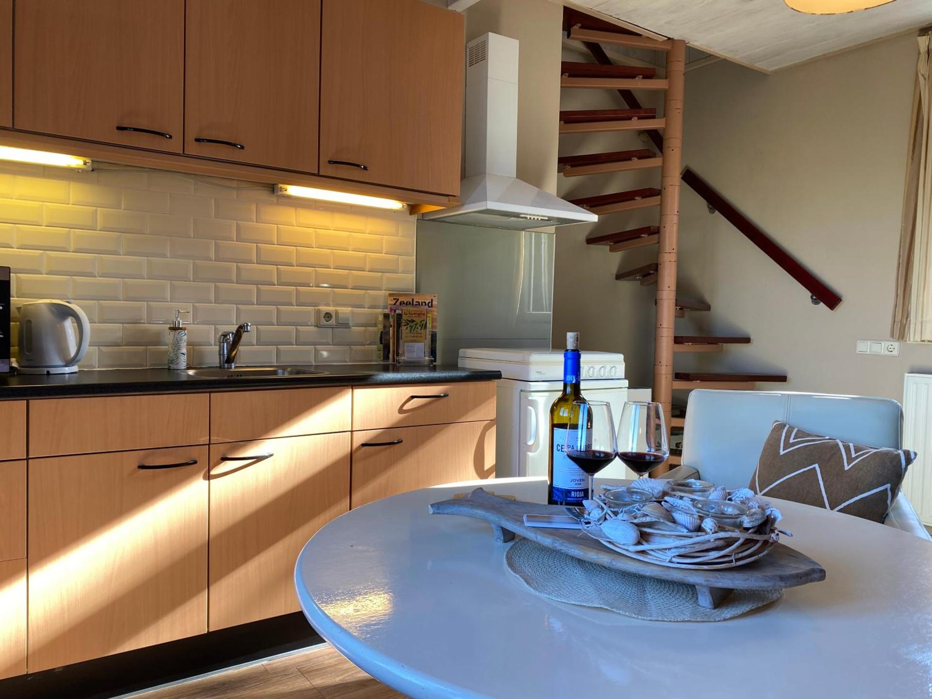 T Huuske tuinappartement met fantastisch uitzicht, nabij Zee