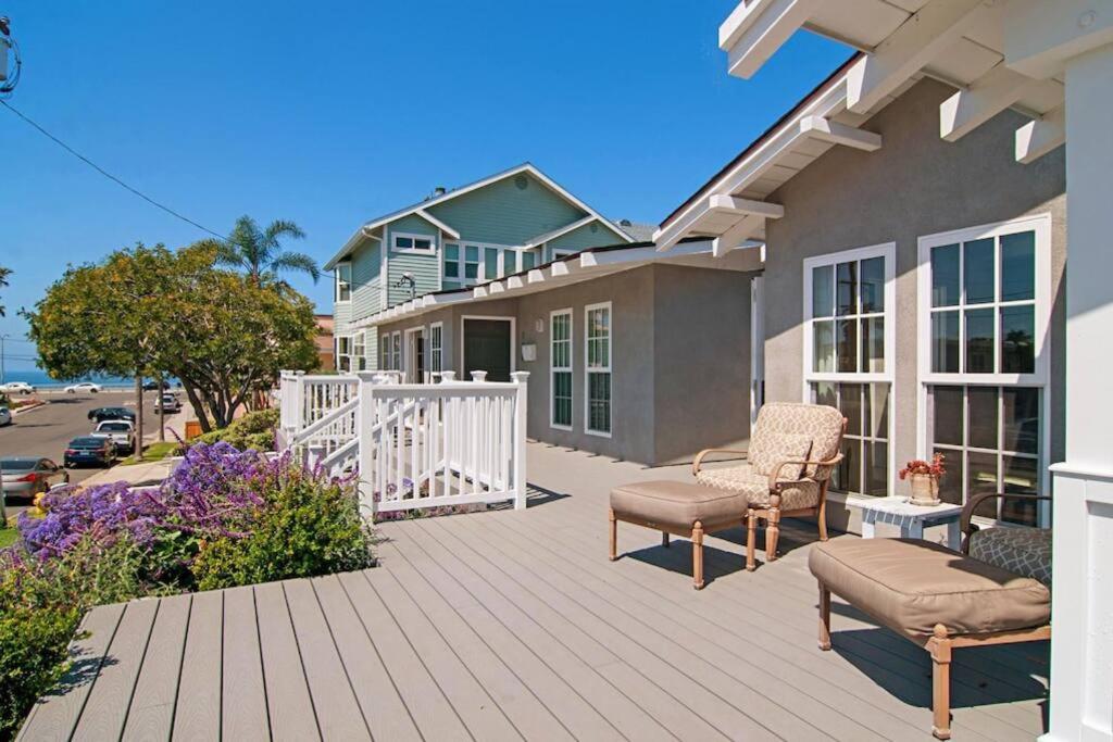 Walk to Beach, AC, Firepit, Grill