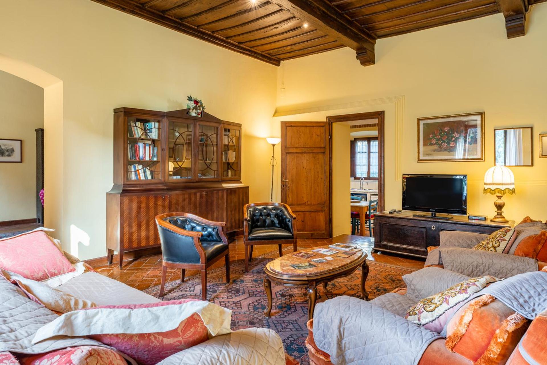 Communal lounge/ TV room