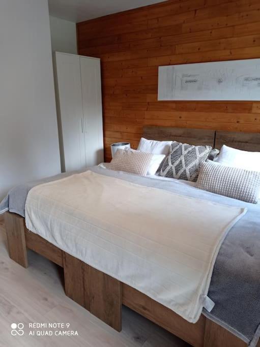 Basiówka nad jeziorem