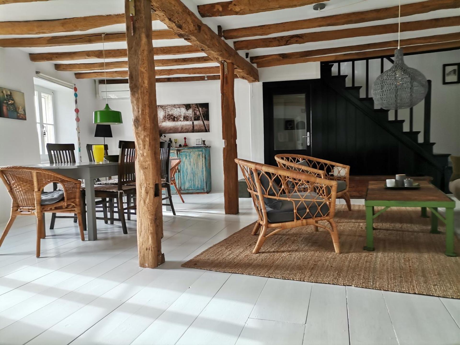 Photo of the whole room