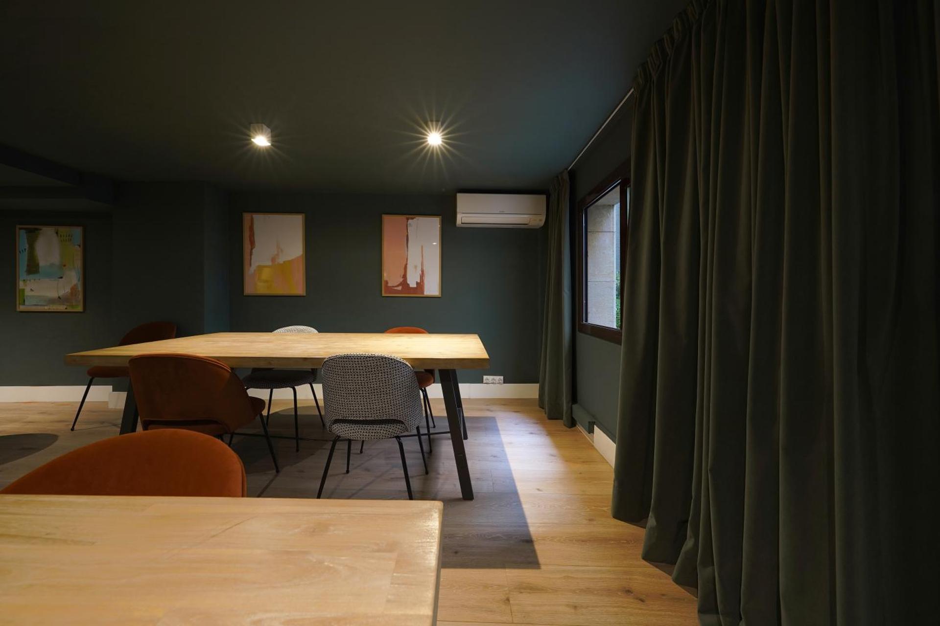 Communal lounge/ TV room