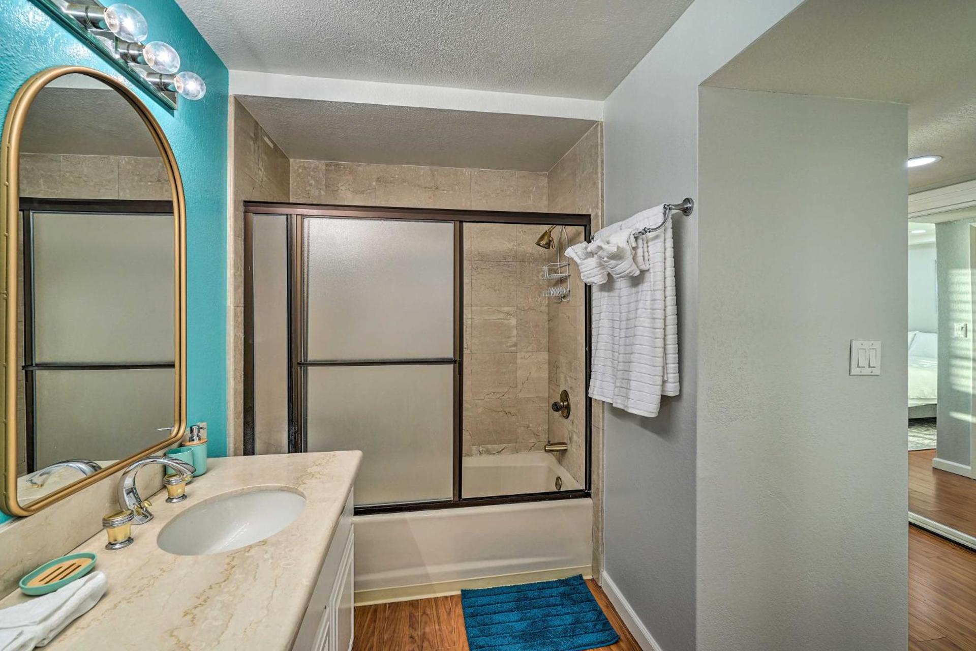 Less Than 1 Mi to Mussel Rock Park! Cliffside Pacifica Gem